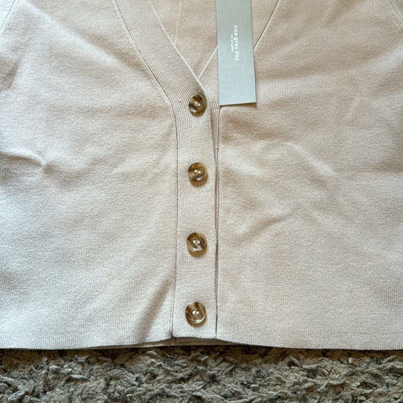 One day grey cropped top - Picture 3 of 4